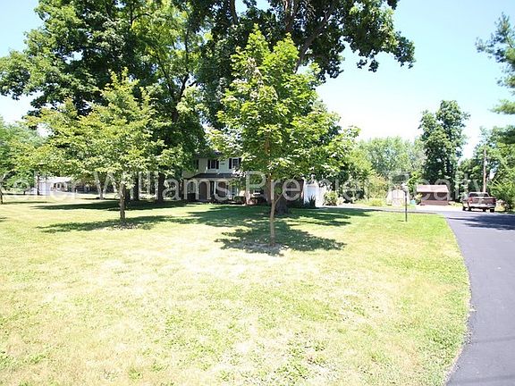 2nd image of 16518 Lakewood Ln