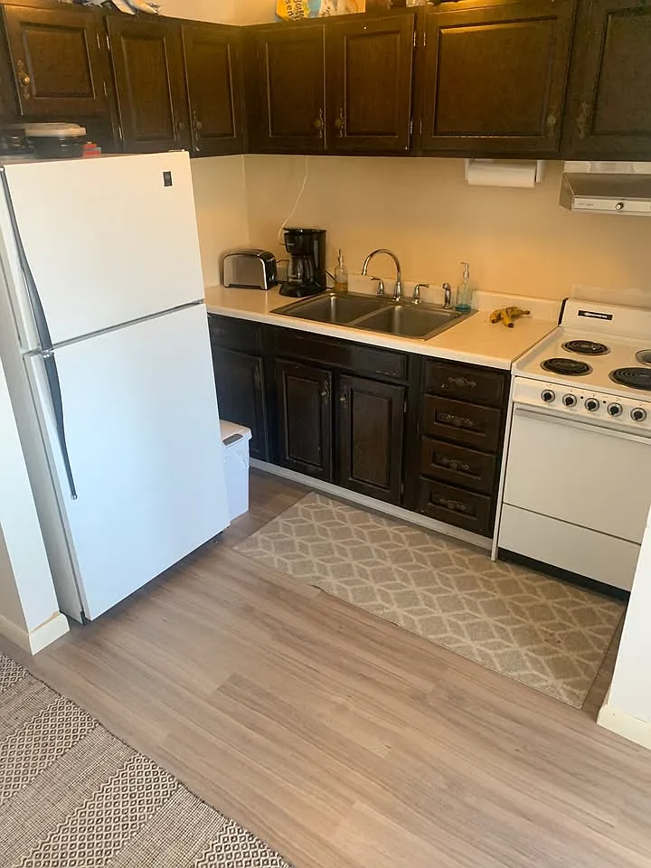 1 bed, 900 sqft, $1,100 — Photo 4