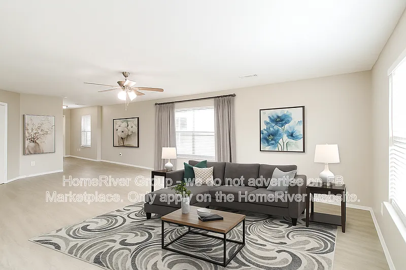 4 bed, 2.5 bath, 2300 sqft, $2,395 — Photo 2