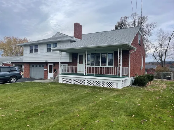 2711 Columbia Dr, Endwell, NY 13760