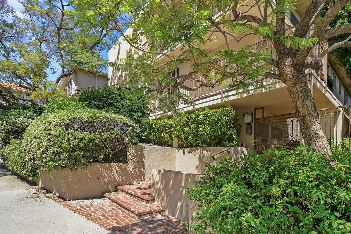 Building Photo - 1226 McClellan Dr #12