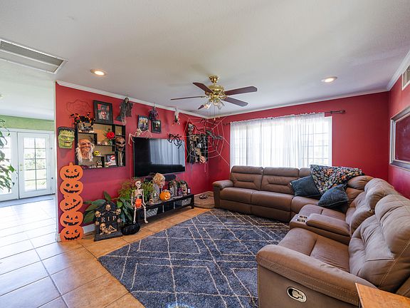 4th image of 3133 Larwood Dr