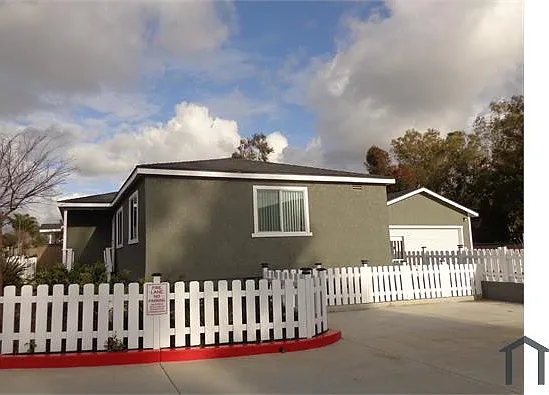 3 bed, 1100 sqft, $3,500 — Photo 3