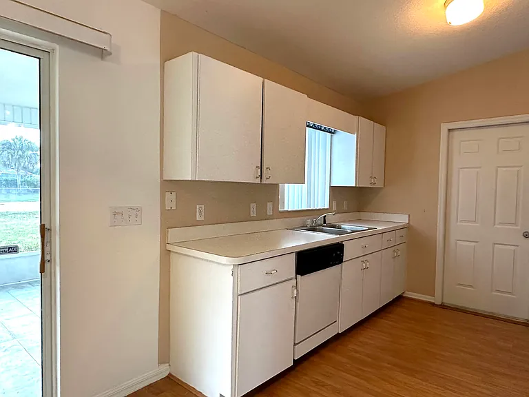 10312 SW 61st Terrace Rd — Photo 6