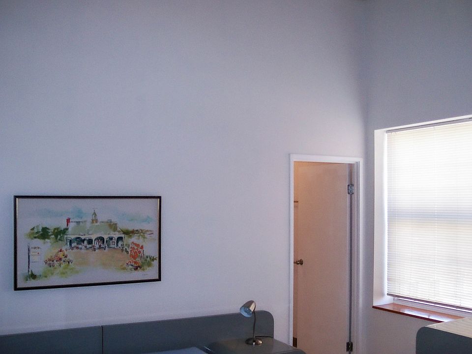 Building Photo 4
