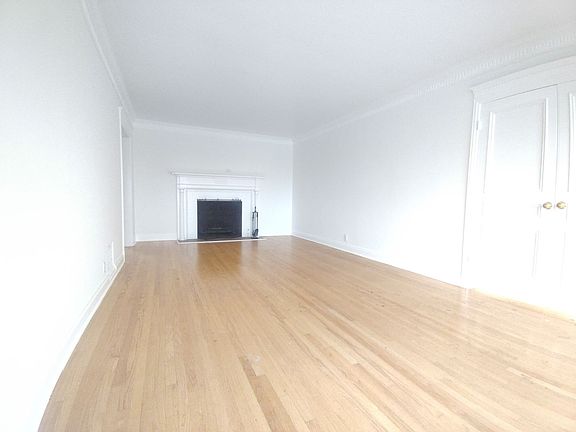 5th image of 10974 Strathmore Dr APT F
