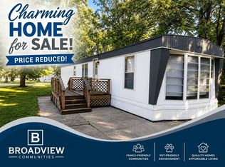 200 Lake Wildwind Dr #1, Metamora, IL 61548