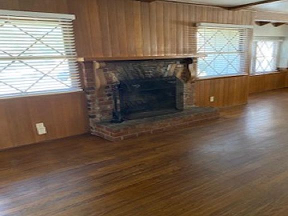 2nd image of 23124 Leonora Dr