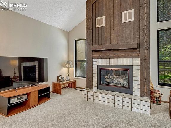 4th image of 4671 Winewood Village Dr