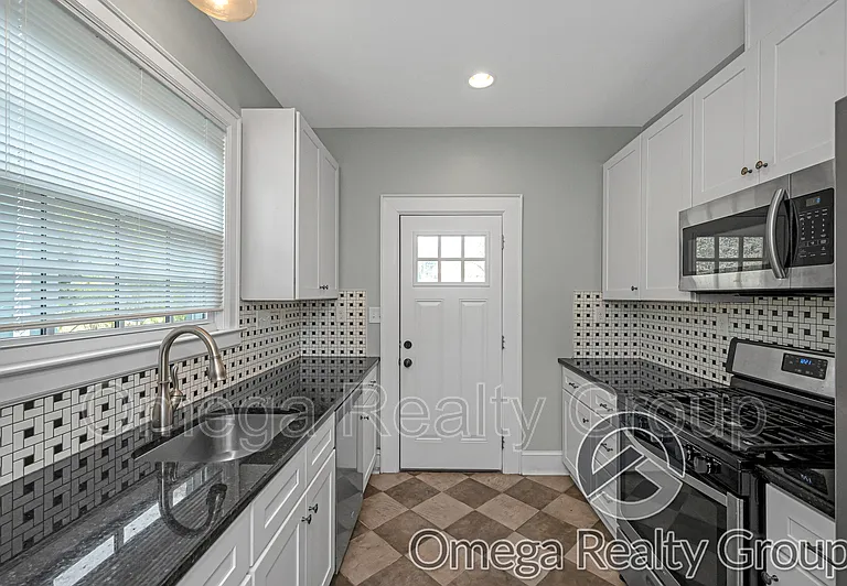 1347 Felder Ave — Photo 7