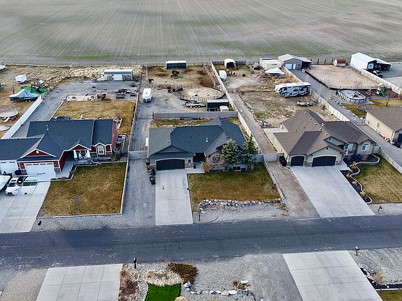 3rd image of 4319 Rose Springs Rd