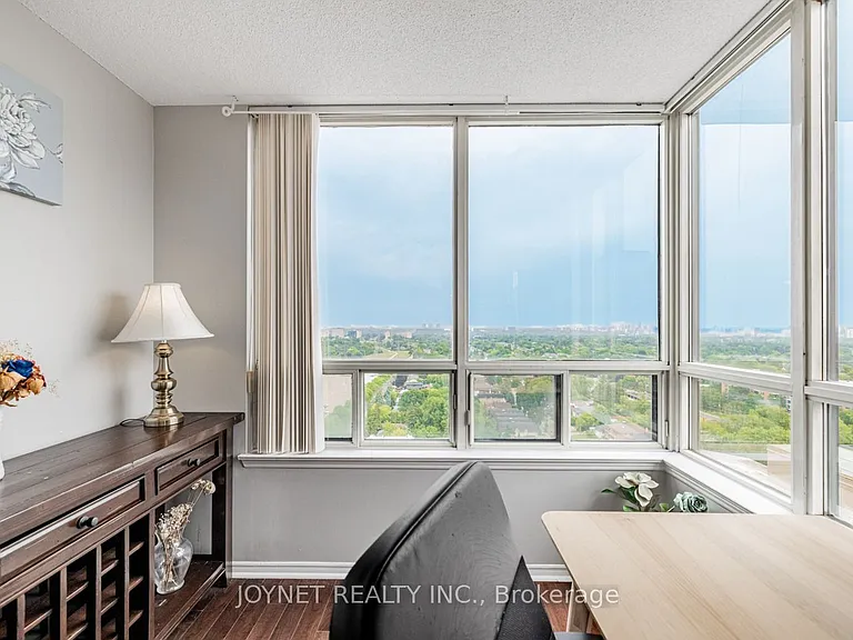 7 Bishop Ave #2205 — Photo 22