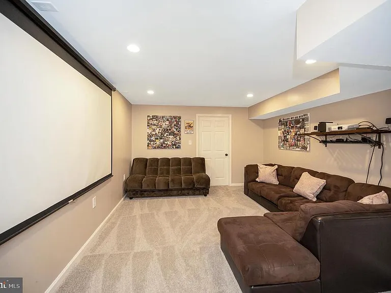 64 Blossom Wood Ct — Photo 31