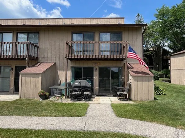 56 Vail Colony APT 1, Fox Lake, IL 60020