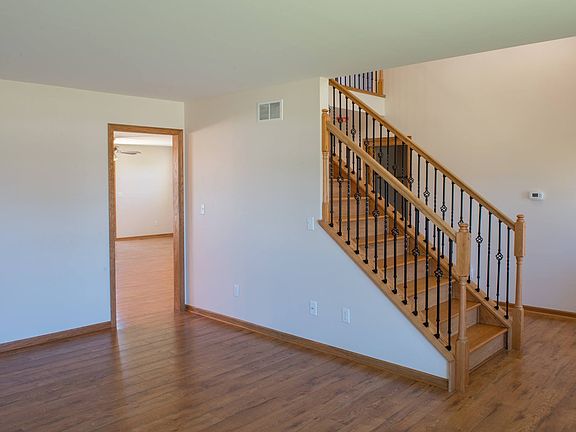 4th image of 245 W Des Plaines St
