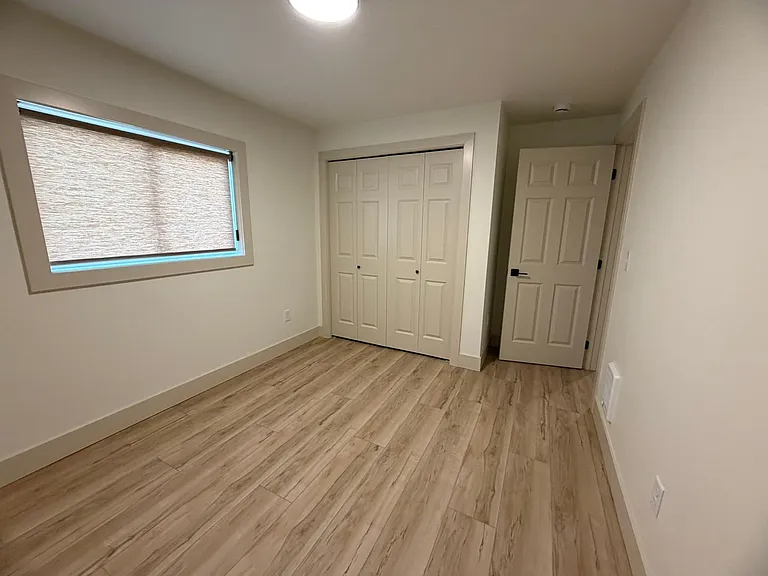218 W Nevada St — Photo 44