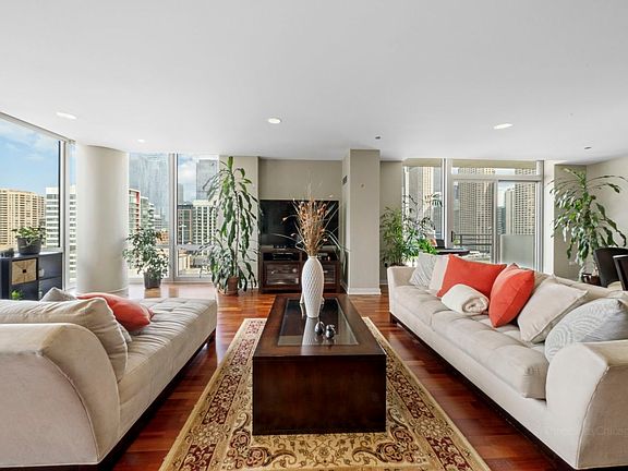 4th image of 737 W Washington Blvd APT 1101