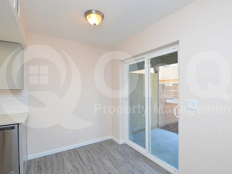 1418 E Knoll Cir #3 — Photo 6