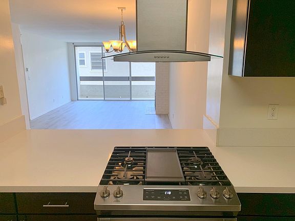 4th image of 826 2nd St APT 205