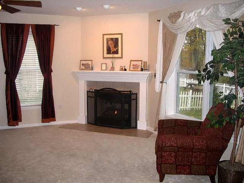 2nd image of 14 GOLDFIELD Lane