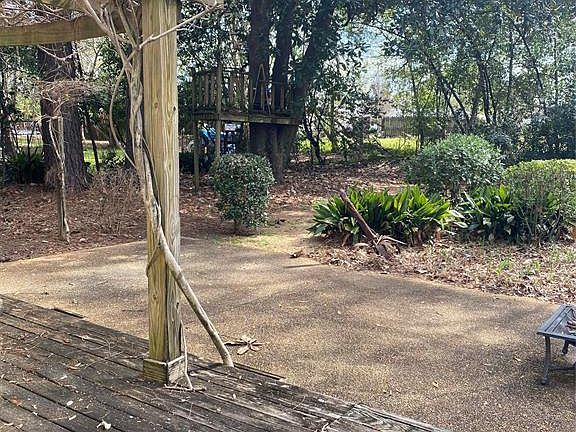 4th image of 4252 Camellia Dr