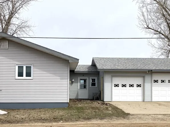 318 E Lakeshore Dr, Waubay, SD 57273