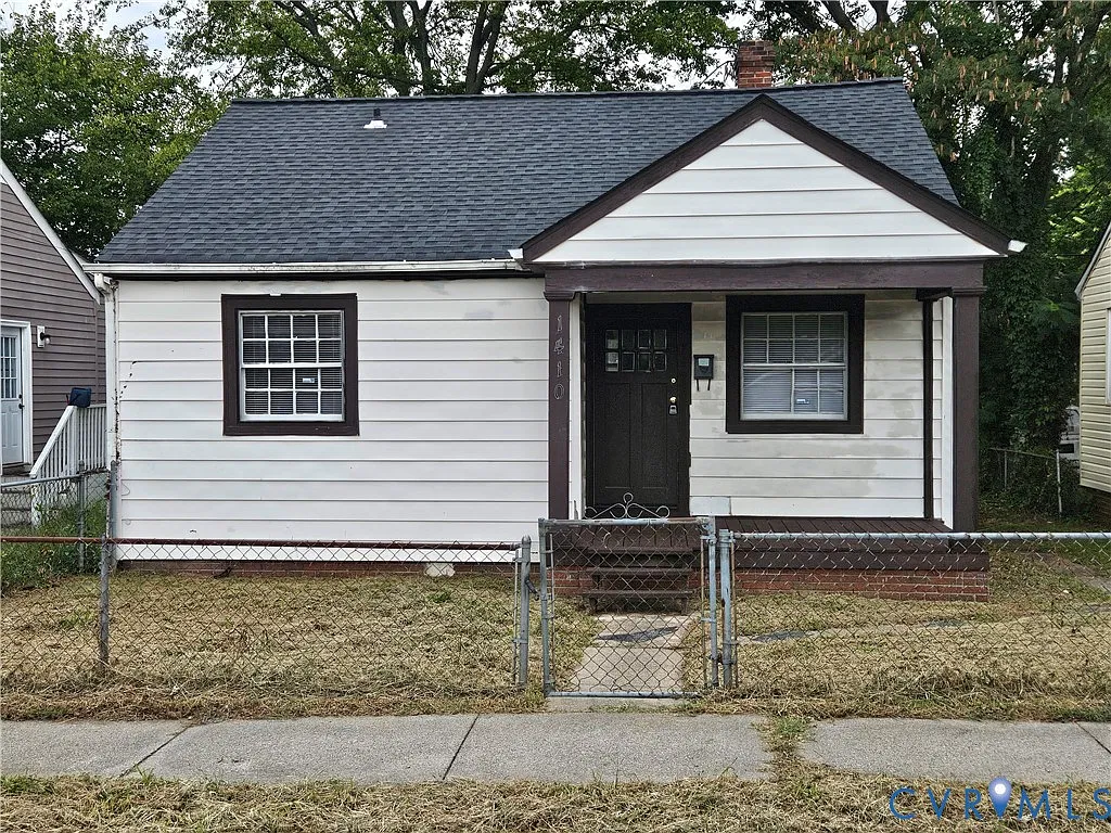 2 bed, 1.0 bath, 714 sqft, $900 — Photo 1