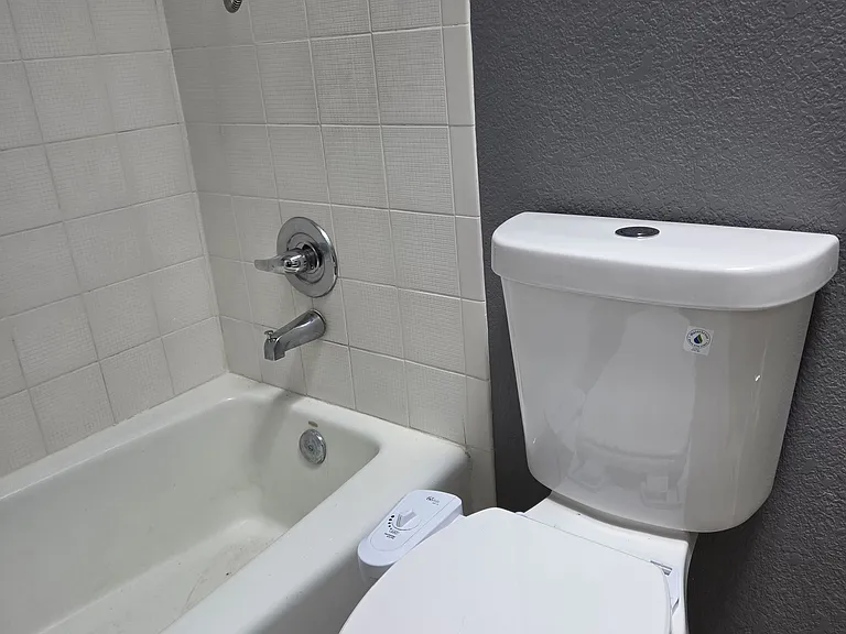 10825 Central Park Dr NE — Photo 6