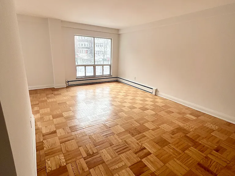 1603 Bathurst St — Photo 12