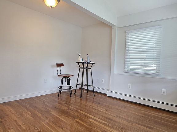 3rd image of 224 Jefferson Ave APT 1