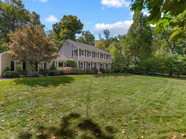 31 Deer Hill Road, Hamden, CT 06518