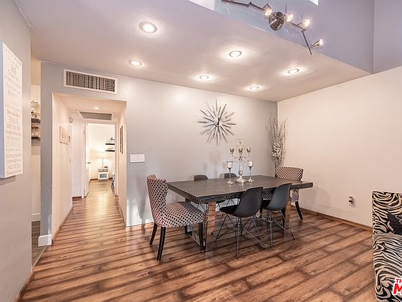 4th image of 18350 Hatteras St APT 228