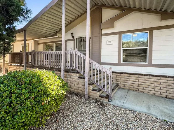 8975 Lawrence Welk Dr Space 135, Escondido, CA 92026