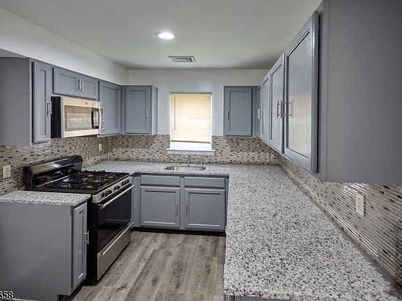 5th image of 464-466 S 16Th St