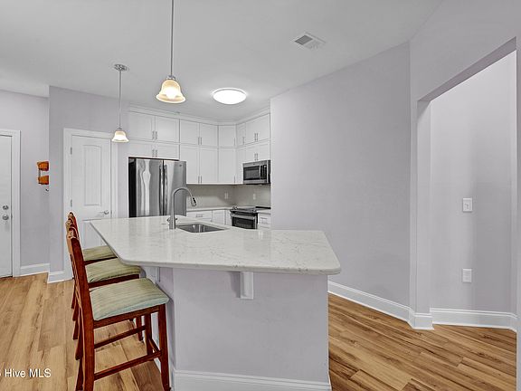 3rd image of 300 -332 Gateway Condos Drive #332