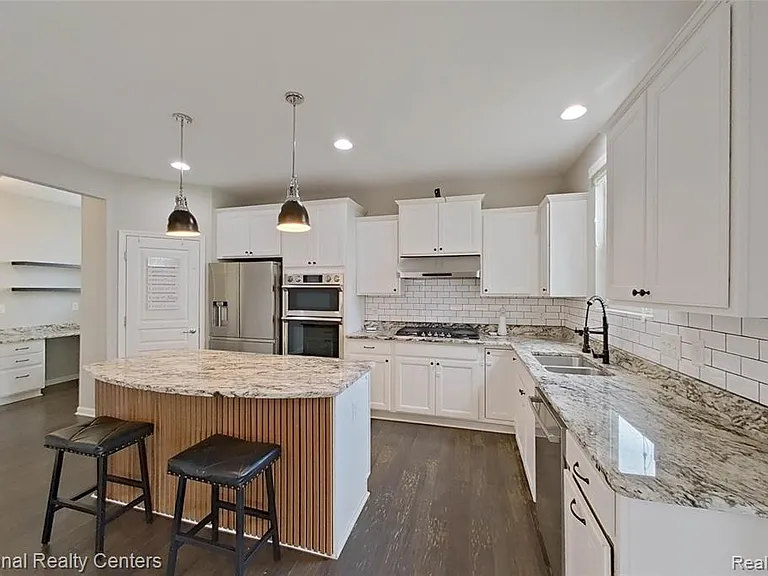 58180 Jonagold Ln — Photo 19