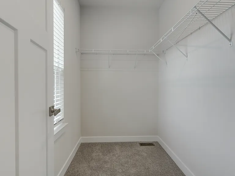 12129 Calgary Loop — Photo 11
