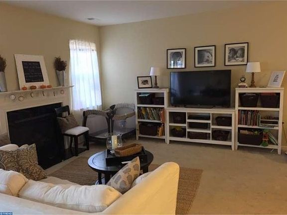4th image of 211 Brinley Dr
