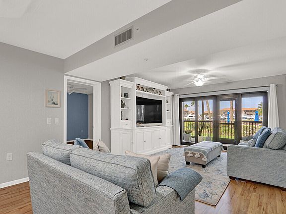 4th image of 701 Seafarer Cir APT 105