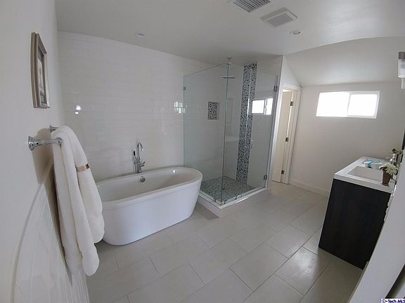 5th image of 2829 Estara Ave