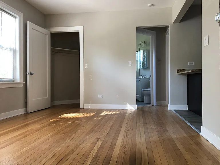 2933-35 N Hamlin Ave #2902-10 — Photo 5