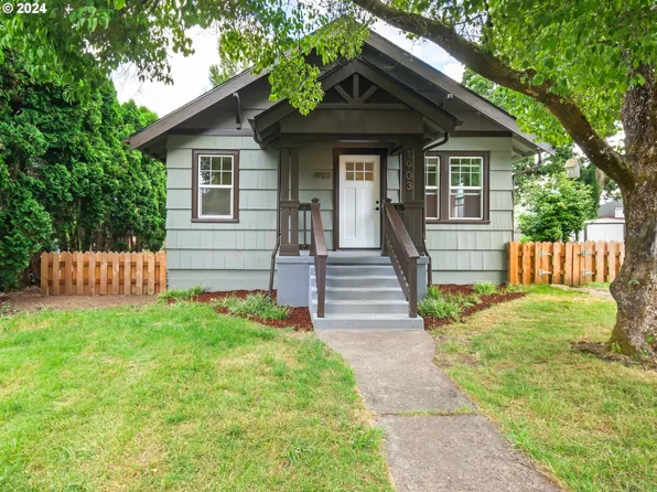 1903 14th St, Oregon City, OR 97045