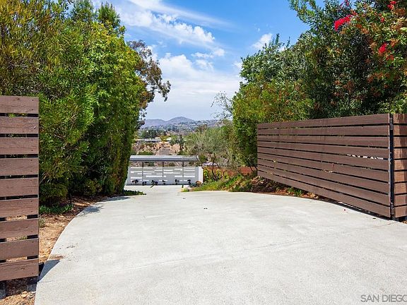 2nd image of 5481 Toyon Rd