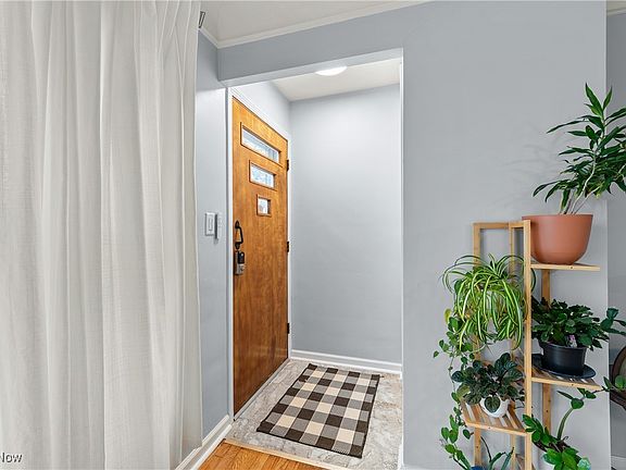 3rd image of 6385 Mandalay Dr