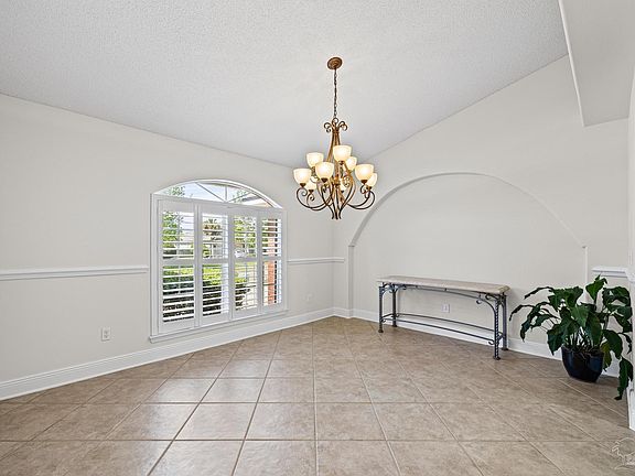5th image of 1648 Woodlawn Way