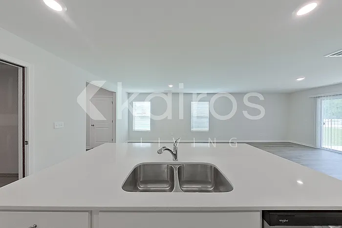 134 Inez Ave — Photo 9