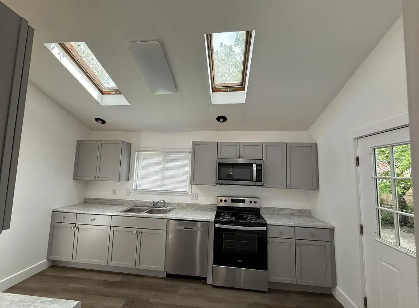 Three Bedroom Renovated Home — Photo 4