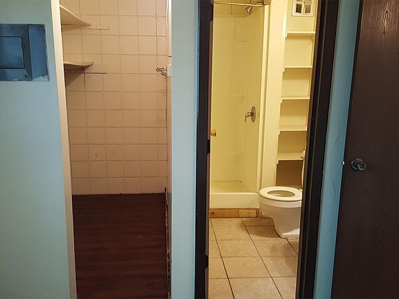 4th image of 877 N 26th St APT 201