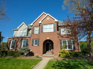 16 Pinnacle Dr, South Burlington, VT 05403