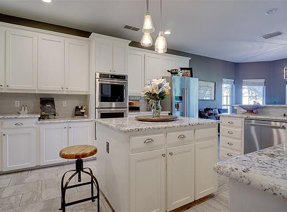 3rd image of 13225 Thornton Dr